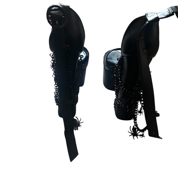 Trickz n Treatz spiderweb heels - Picture 4 of 5